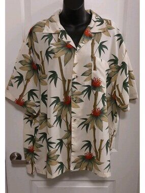 Island Blue XL Floral Button Down Short Sleeve Collared Shirt Hawaiian